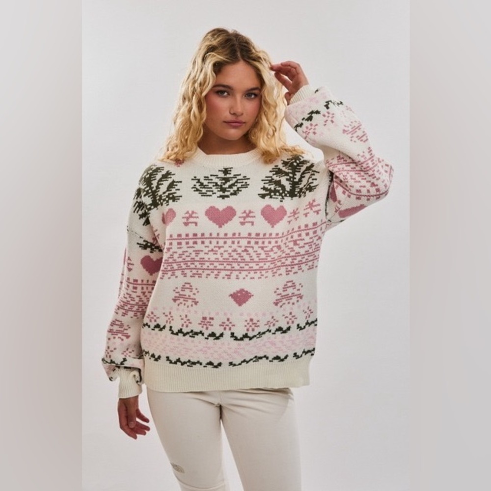 Isle Christmas Sweater with Hearts & Christmas Trees - Le Lis
